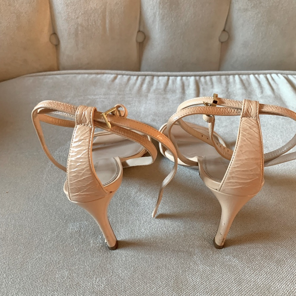 Stuart Weitzman Nude Lexie Sandals. Sz 8 - Picture 5 of 5